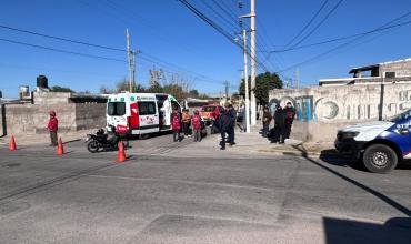Una mujer y una bebé fueron trasladadas al hospital tras un choque entre dos motos