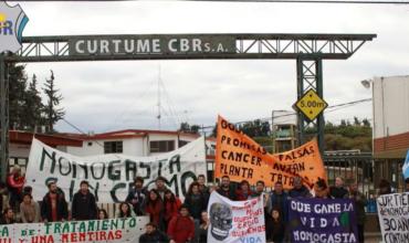 Ex trabajadores de la Curtiembre de Nonogasta volvieron a manifestarse frente a Tribunales