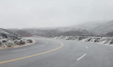 Cierran totalmente la Cuesta de Miranda por la nieve