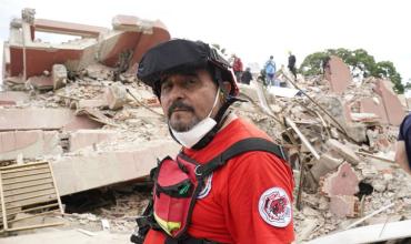 “Lo encontramos abrazado a sus abuelos”: habló el rescatista argentino que sacó el cuerpo de Lucas Gámez tras los terremotos en Venezuela