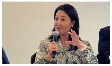 Keiko Fujimori recibió las credenciales como presidenta electa de Perú