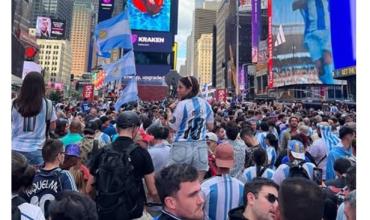La Argentina copó Times Square con un banderazo multitudinario