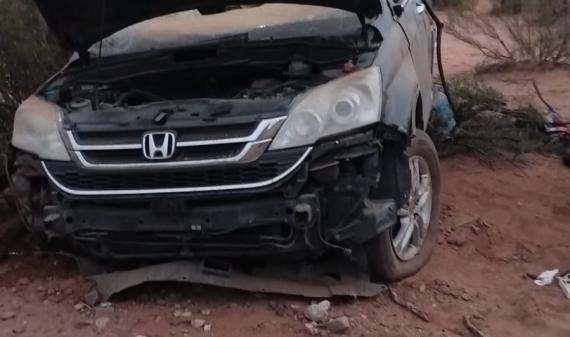 Una familia volcó sobre la Ruta 76 y el conductor sufrió lesiones de gravedad