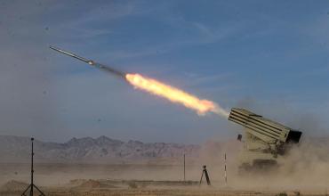 Irán lanzó nuevos ataques con misiles y drones contra bases estadounidenses en Bahréin, Kuwait y Jordania