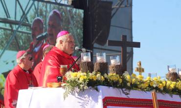 A 50 años del martirio de Angelelli, el monseñor Colombo llamó a construir una sociedad más justa y a no reducir la memoria a un recuerdo del pasado