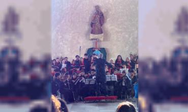 Nelson Castro dirigió un concierto solidario en Canning