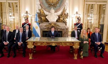 Milei rechazó las críticas de la oposición por el desempleo y el cierre de empresas