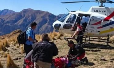 Jujuy: rescatan en helicóptero a una mujer de 76 años tras pasar dos noches en los cerros