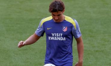 Julián Álvarez volvió al Atlético de Madrid en medio de la tensión por su posible traspaso al Barcelona