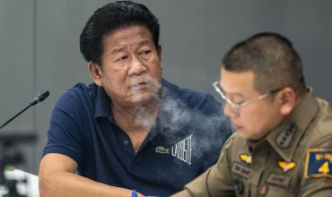 Conmoción en Tailandia: un ex diputado mató a tiros a un funcionario por una deuda y se entregó a la policía