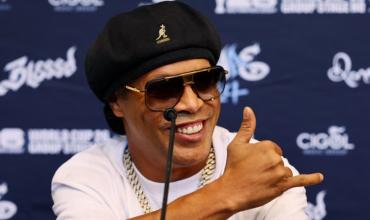 Ronaldinho quiere comprar un histórico club europeo: la millonaria cifra que ofertó