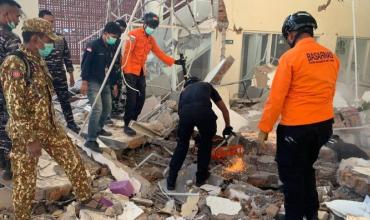 Potente terremoto en Indonesia: hasta el momento se reportaron 38 muertos