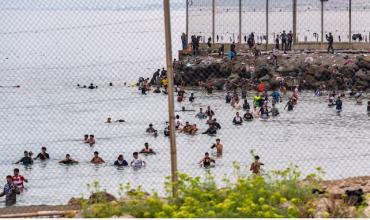 Tensión en Ceuta: Marruecos desplegó un fuerte operativo para frenar un nuevo cruce de migrantes y detuvo a 61 personas