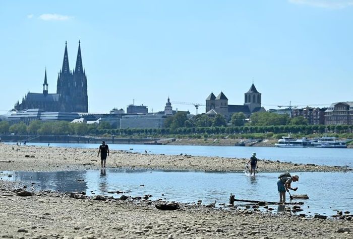 350090_1787246578.jpg