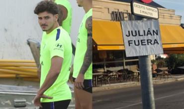 Aparecieron carteles contra Julián Álvarez en la Ciudad Deportiva del Atlético de Madrid: “Fuera”