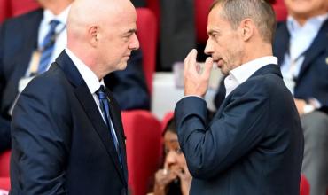 El presidente de la UEFA volvió a apuntar contra Infantino en vísperas de las elecciones en la FIFA