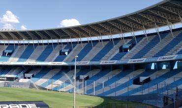 “Nos dijeron que no, la hicimos igual”: Racing presentó su nueva camiseta, en medio de la crisis deportiva
