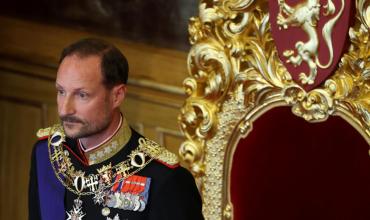 El rey Haakon VIII de Noruega juró ante el Parlamento