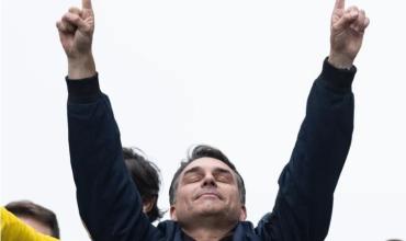 "Fuera Lula": Flávio Bolsonaro cargó contra el presidente y un juez de la Corte en una protesta multitudinaria