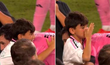 Ciro Messi acarició a su papá transpirado, se olió la mano y su reacción hizo estallar de risa a la Pulga