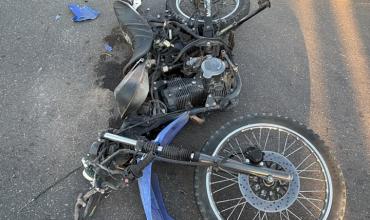 Accidente en barrio Las Agaves: motociclista perdió el control y terminó en el hospital
