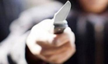 Un joven fue golpeado y herido con un arma blanca por dos personas en el barrio Susana Quintela