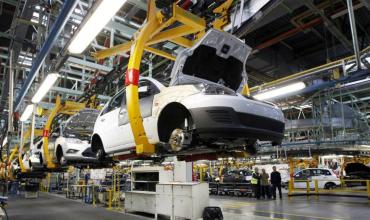 ¿Cuál fue el volumen alcanzado por la producción de autos en septiembre?