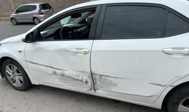Chocaron un auto y una camioneta en el barrio Mayo de Chilecito: solo hubo daños materiales