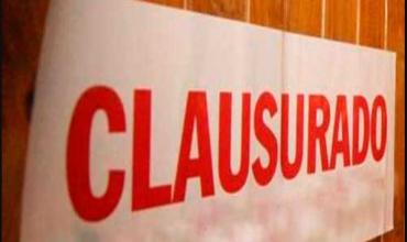 Clausuraron una fiesta clandestina con unas 70 personas en un quincho del barrio Joya del Velazco