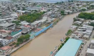 Ecuador suspende clases en cinco provincias tras intensas lluvias que anegaron calles y escuelas