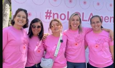 Día Mundial de la Lucha contra el Cáncer de Mama: un grupo de amigas riojanas presta pelucas y promueve el control anual