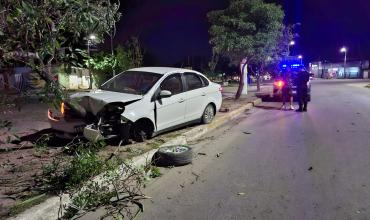 Un conductor chocó contra un árbol en avenida Ortiz de Ocampo y dio positivo en alcoholemia con 2,76 de alcohol en sangre