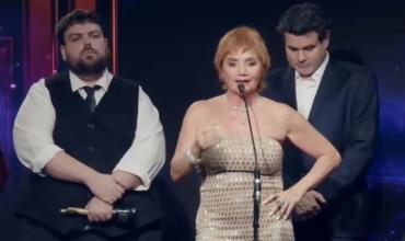 Nancy Pazos fue ovacionada en los Martín Fierro por su duro discurso: "Javier Milei me avergüenza" 