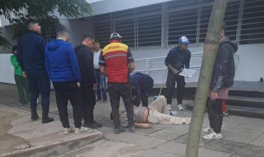 Un obrero cayó del techo del Banco Nación en Chamical y fue trasladado a la Capital