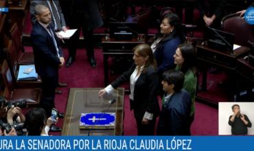 Claudia López juró como senadora nacional y ocupará la banca que dejó Pagotto