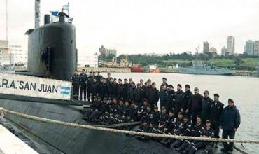Un buque se dirige hacia un punto donde creen que está el submarino ARA San Juan