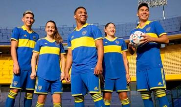 Sin sponsor e inspirada en los años '90, Boca presentó su nueva camiseta