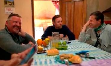El video de Ewan McGregor comiendo guiso en Chilecito, La Rioja que se hizo viral