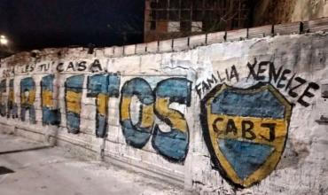 Las pintadas de Boca para recibir a Carlos Tevez, que llega como DT de Rosario Central