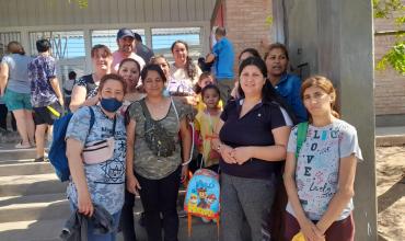 Preocupante falta de vacantes en primer grado en La Rioja: Padres se manifestaron en escuela de la zona sur 
