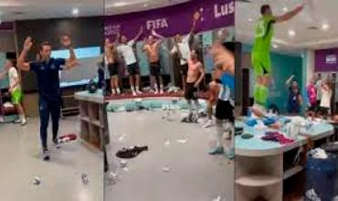 Video: el alocado festejo de la Selección argentina en el vestuario luego de la victoria ante México