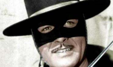 El Zorro: La serie protagonizada por Guy Williams se estrenó en 1957 y tiene tan solo 39 capítulos