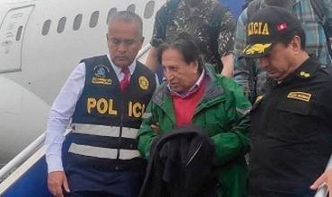 Perú: el ex presidente Toledo llegó a su país tras ser extraditado de los Estados Unidos