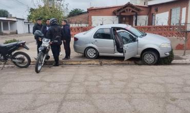 La Rioja: Robaron un taxi en el barrio El Progreso y fueron atrapados por la policía