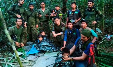 Colombia: cómo fue el rescate de los niños que se estrellaron en una avioneta y sobrevivieron más de un mes en la selva