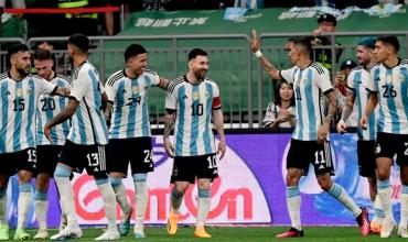 La selección argentina le ganó por 2-0 a Australia con goles de Lionel Messi y Germán Pezzella