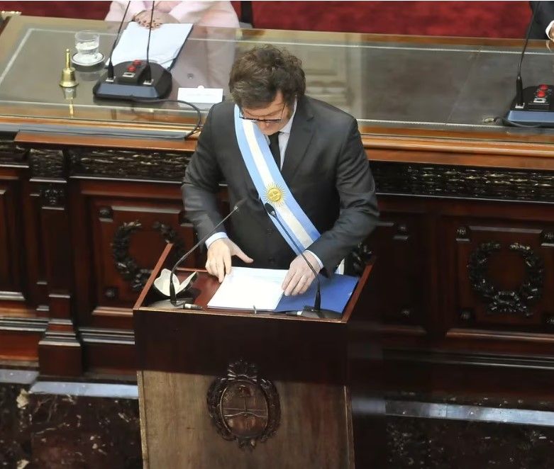 Javier Milei presentó un “paquete de leyes anti casta”: eliminará las jubilaciones de privilegio y habrá elecciones libres en los sindicatos