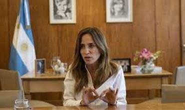 Escándalo de los “guardapolvos fantasmas”: la ex ministra Tolosa Paz y cooperativas en la mira judicial