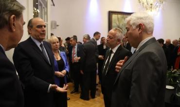 Francos en la cena de ADEPA: habló del desafío que genera "la irrupción" de las redes y llamó a bajar "las confrontaciones"