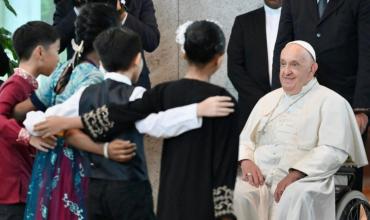 El Papa instó a los jóvenes de Singapur a evitar las zonas de confort que "engordan"